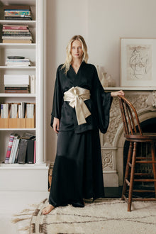  002 Furi Silk Kimono Short Robe - Le Hirune